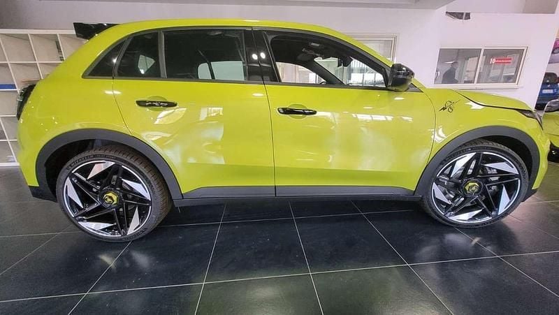 Nuova Abarth 600e Turismo 105 kW (143 CV) 2025 Verde SUV