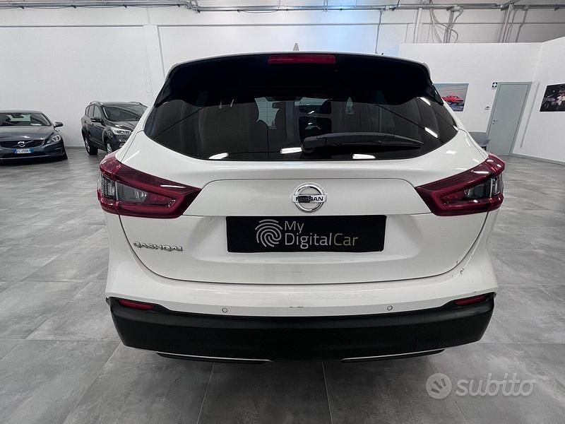 Usata Nissan Qashqai N-Connecta 116 CV (85 kW) 2020 Bianco SUV
