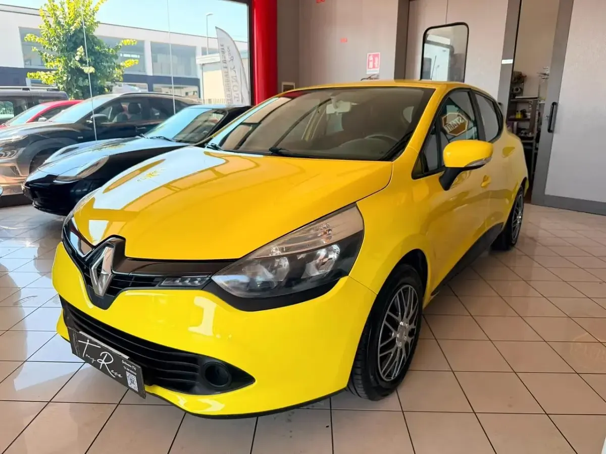 Usata Renault Clio IV 72 CV (52 kW) 2014 Giallo Berlina