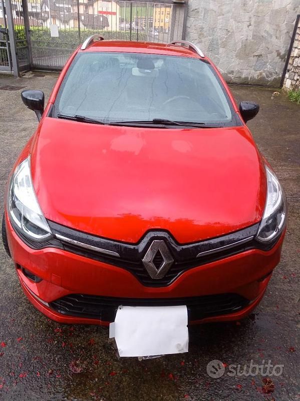 Usata Renault Clio GrandTour 75 CV (55 kW) 2018 Rosso Station wagon