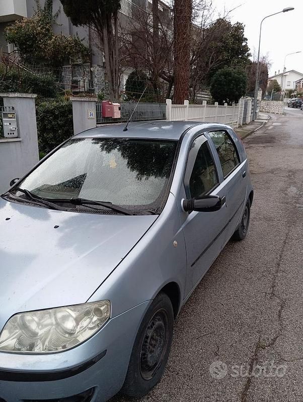 Usata Fiat Punto 2008 Blu Utilitaria