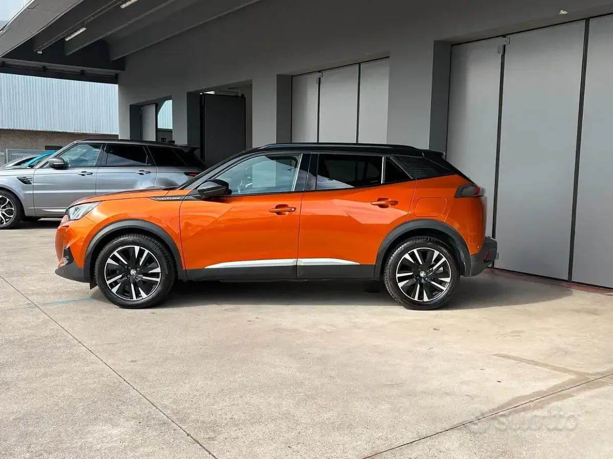 Usata Peugeot 2008 GT-line 102 CV (75 kW) 2020 Giallo SUV