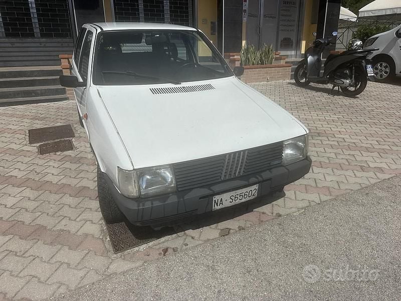 Käytetty Fiat Uno S 44 HP (32 kW) 1989 Musta Viistoperä