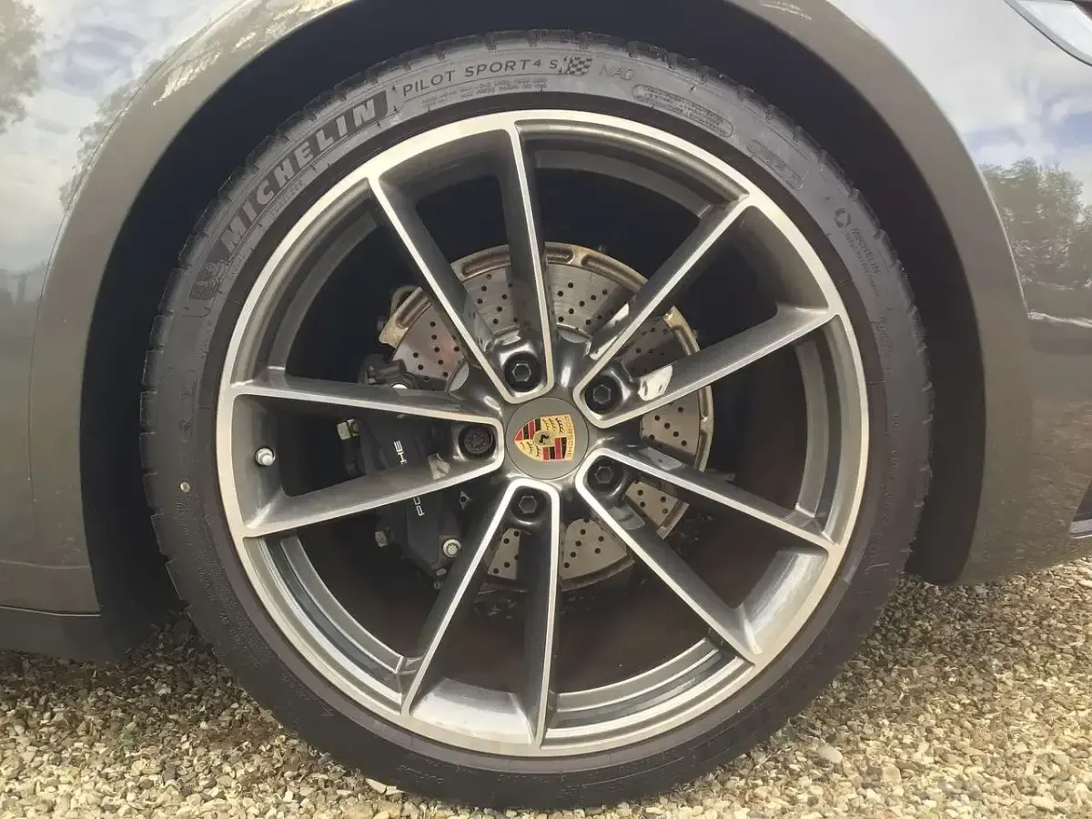 Usata Porsche 911 Carrera 385 CV (283 kW) 2023 Grigio agata Coupé