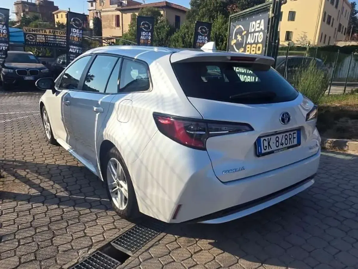 Usata Toyota Corolla Business Edition 98 CV (72 kW) 2022 Bianco Station wagon