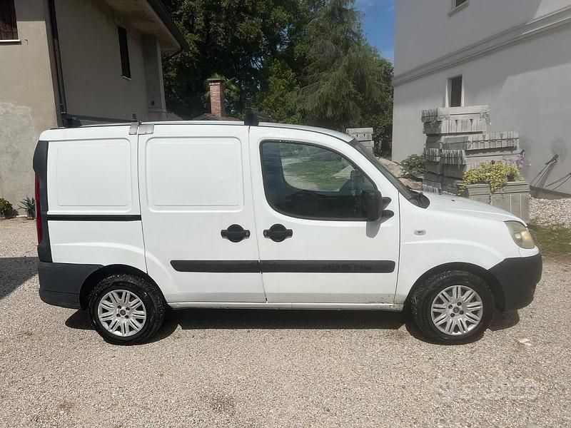 Usata Fiat Doblò 103 CV (75 kW) 2006 Bianco Monovolume