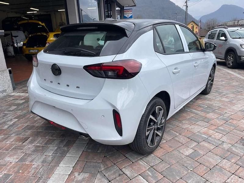 Nuova Opel Corsa S 101 CV (74 kW) 2026 Kontur white tetto nero Utilitaria