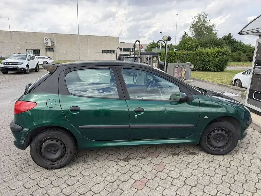 Usata Peugeot 206 75 CV (55 kW) 2002 Verde Berlina