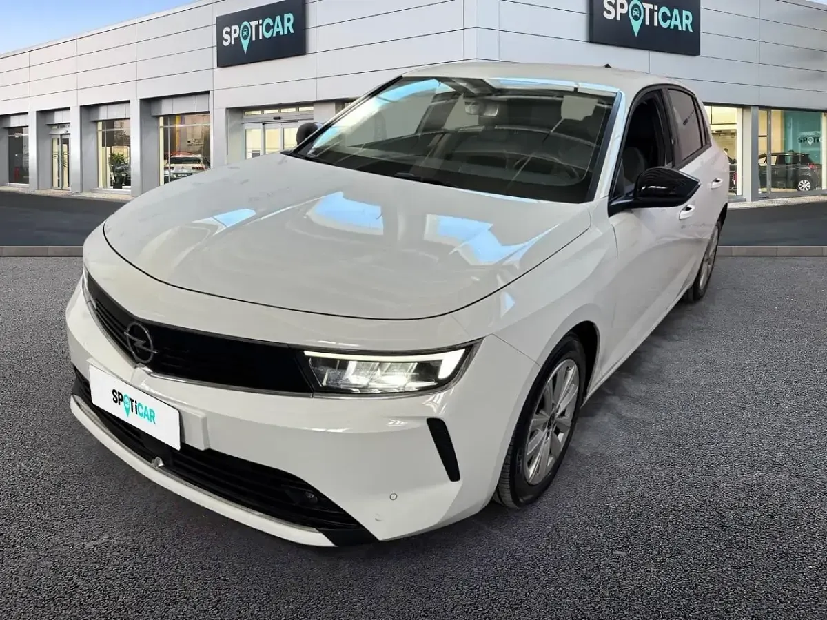Begagnad Opel Astra Edition 131 HK (96 kW) 2022 Halvkombi