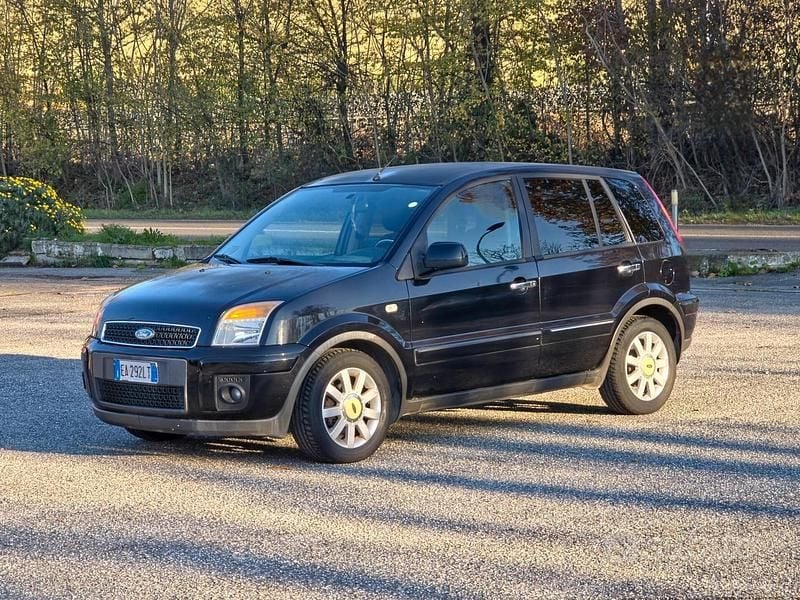 Usata Ford Fusion 80 CV (58 kW) 2010 Nero Berlina