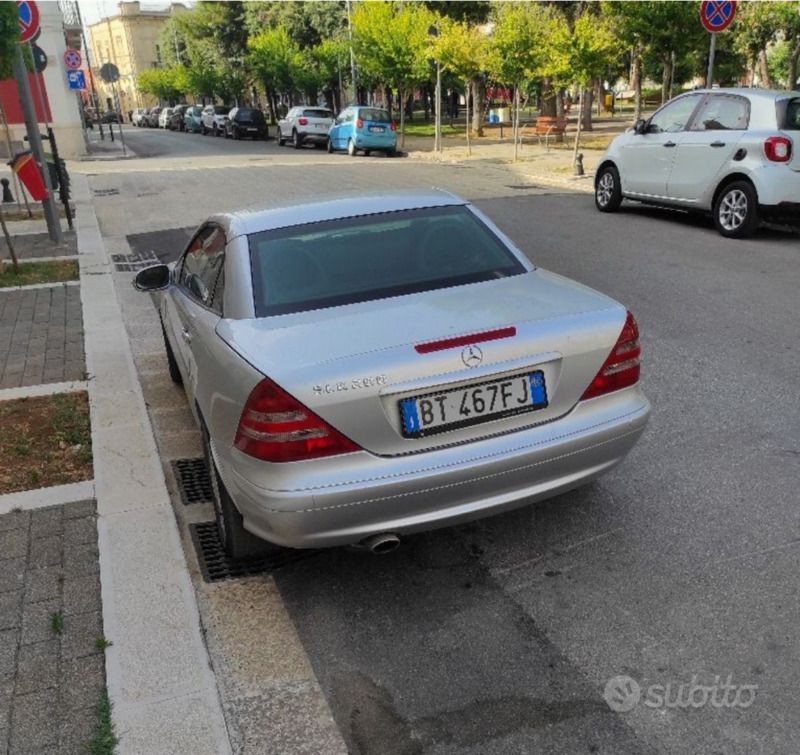 Usata Mercedes SLK200 192 CV (141 kW) 2001 Grigio Cabrio