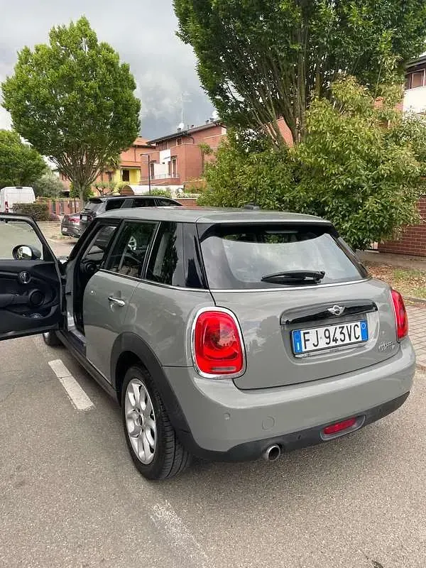 Usata Mini Cooper D Hype 116 CV (85 kW) 2017 Grigio Utilitaria