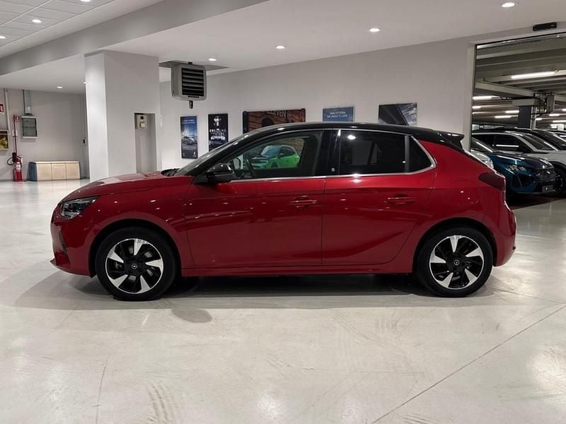 Usata Opel Corsa-e Elegance 100 kW (136 CV) 2021 Rosso Utilitaria