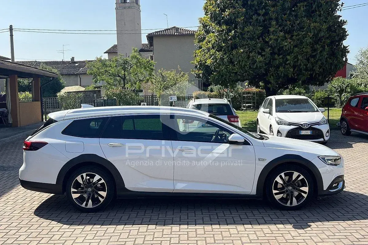 Usata Opel Insignia Country Tourer Exklusiv 169 CV (124 kW) 2018 Bianco Station wagon