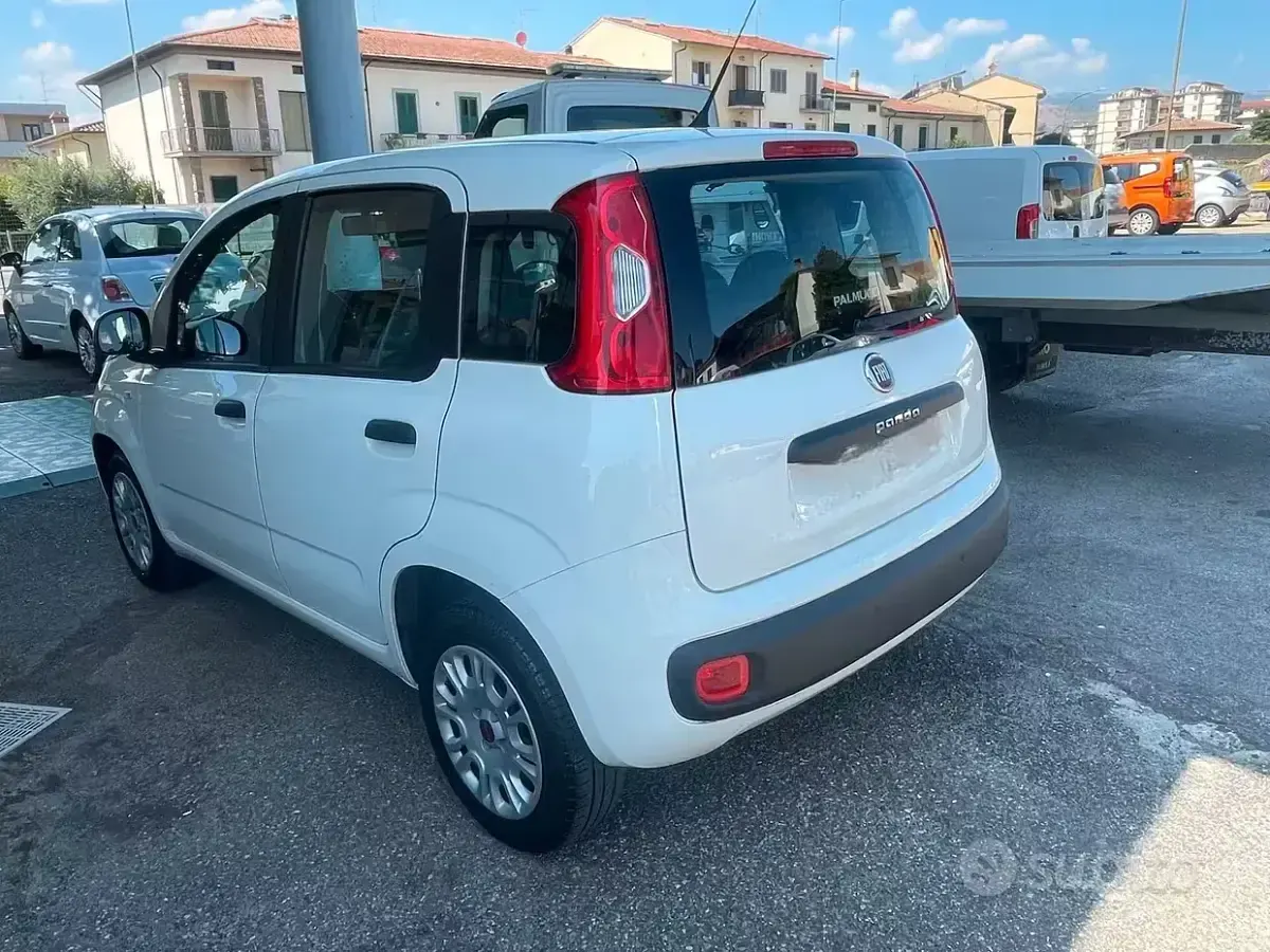 Usata Fiat Panda Lounge 69 CV (50 kW) 2018 Bianco Utilitaria