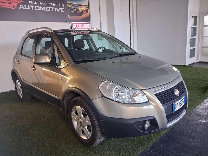 Usata Fiat Sedici Dynamic 107 CV (78 kW) 2008 Grigio SUV