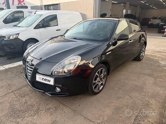 Usata Alfa Romeo Giulietta Distinctive 119 CV (87 kW) 2014 Nero Berlina