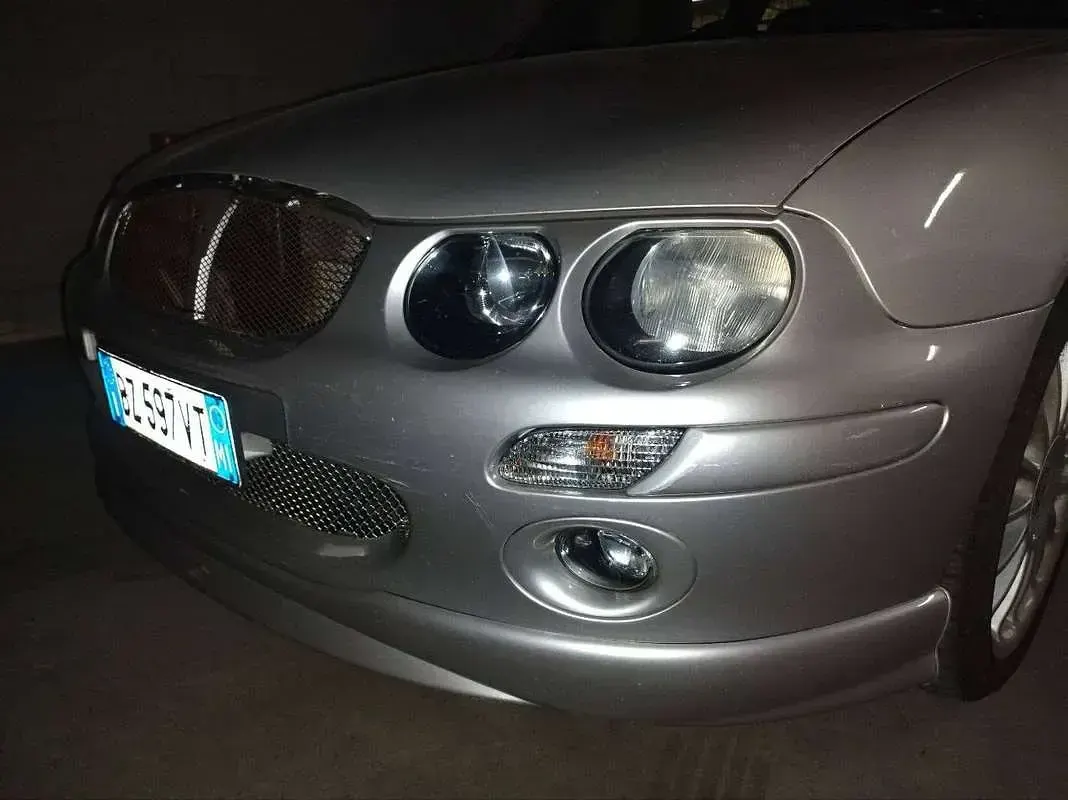 Usata MG ZR 160 CV (117 kW) 2002 Argento Utilitaria