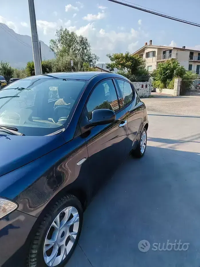 Usata Lancia Ypsilon 95 CV (69 kW) 2016 Utilitaria