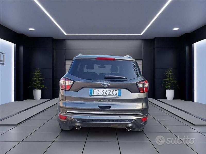 Usata Ford Kuga Vignale 150 CV (110 kW) 2017 Grigio SUV