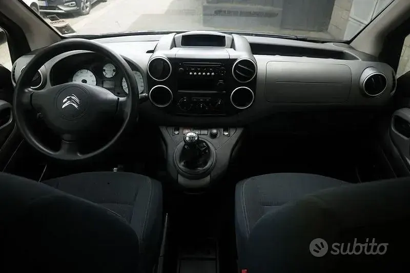 Usata Citroën Berlingo Feel 99 CV (72 kW) 2018 Grigio scuro Monovolume
