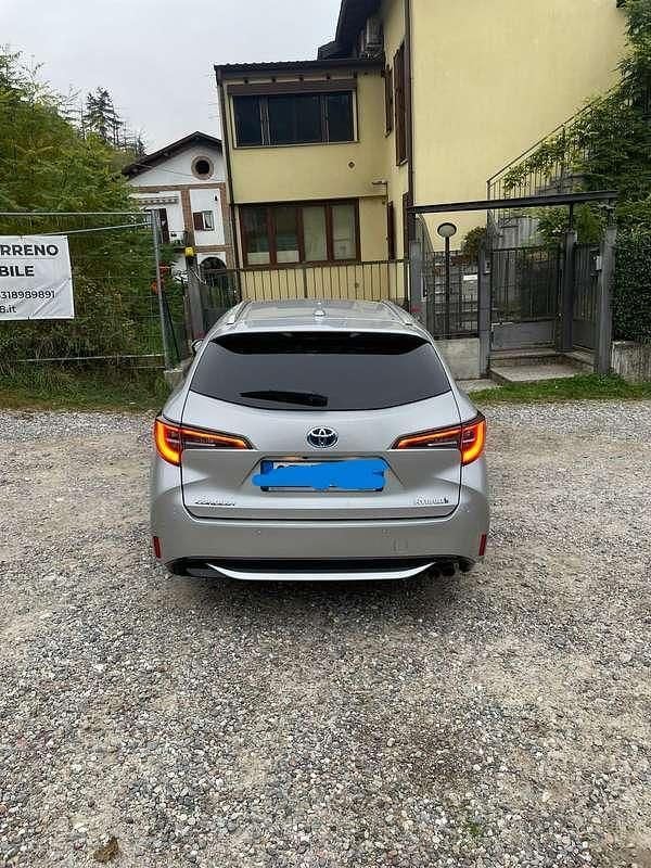 Usata Toyota Corolla Lounge 184 CV (135 kW) 2021 Argento Station wagon