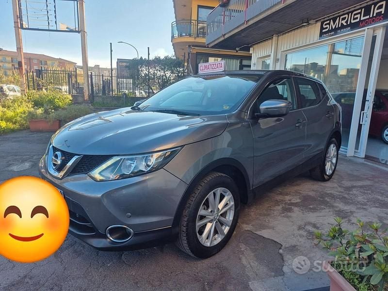 Usata Nissan Qashqai Acenta 110 CV (80 kW) 2017 Grigio SUV