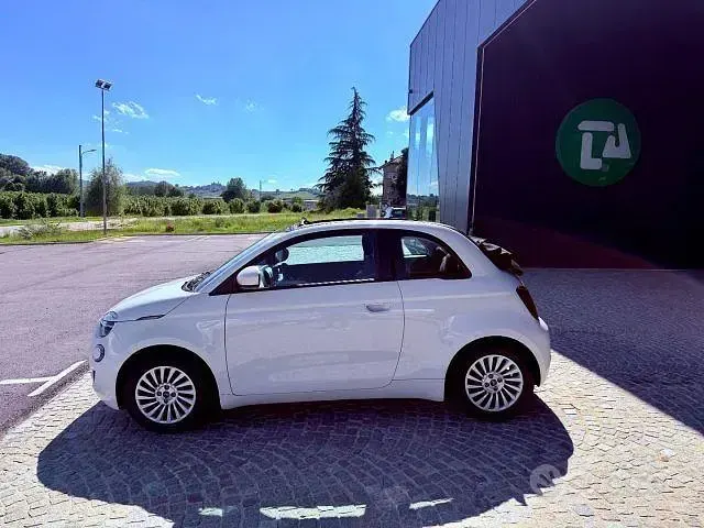 Second-hand Fiat 500e 42 kW (58 CP) 2023 Alb Cabrio
