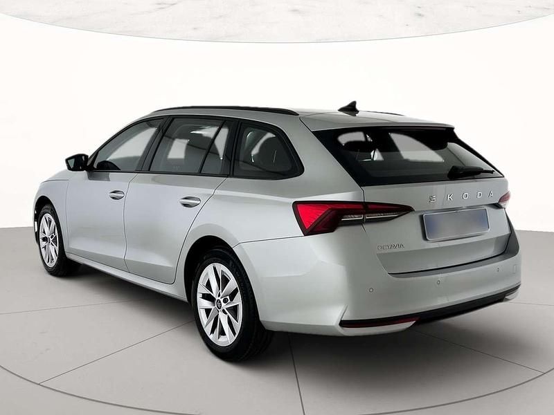 Usata Skoda Octavia Selection 150 CV (110 kW) 2025 Argento brillante metallizzato Station wagon