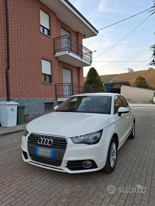 Bianco Usata 2013 Audi A1 Due volumi | 5900 € (Ottimo prezzo) - Immagine 1/4
