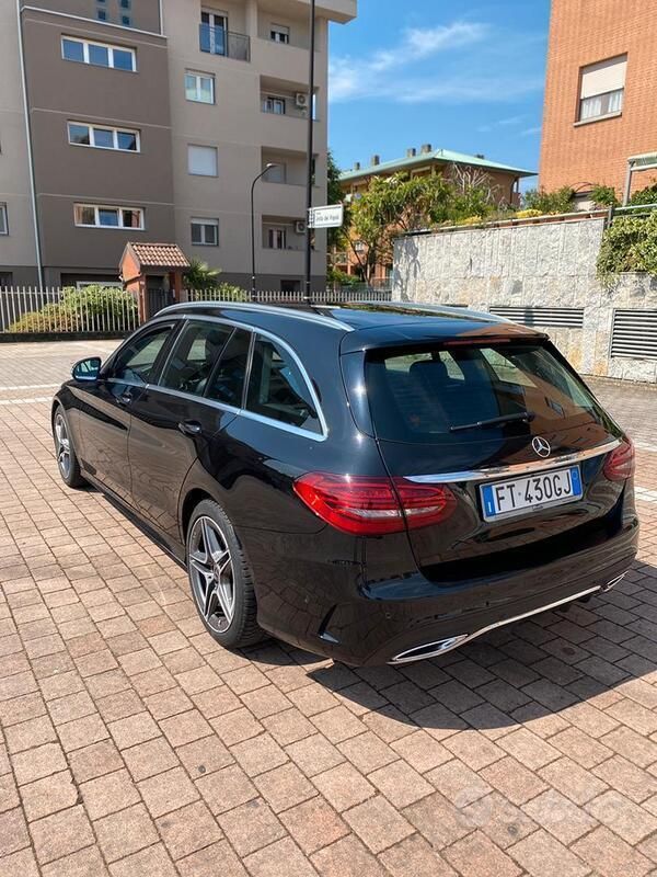 Usata Mercedes C220 AMG line 170 CV (125 kW) 2018 Nero Station wagon