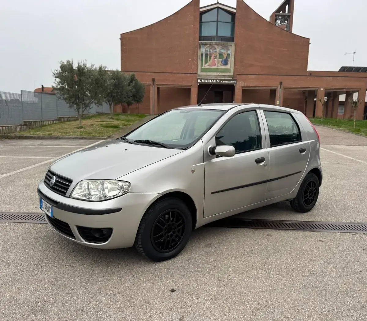Usata Fiat Punto Dynamic 60 CV (44 kW) 2003 Argento Utilitaria