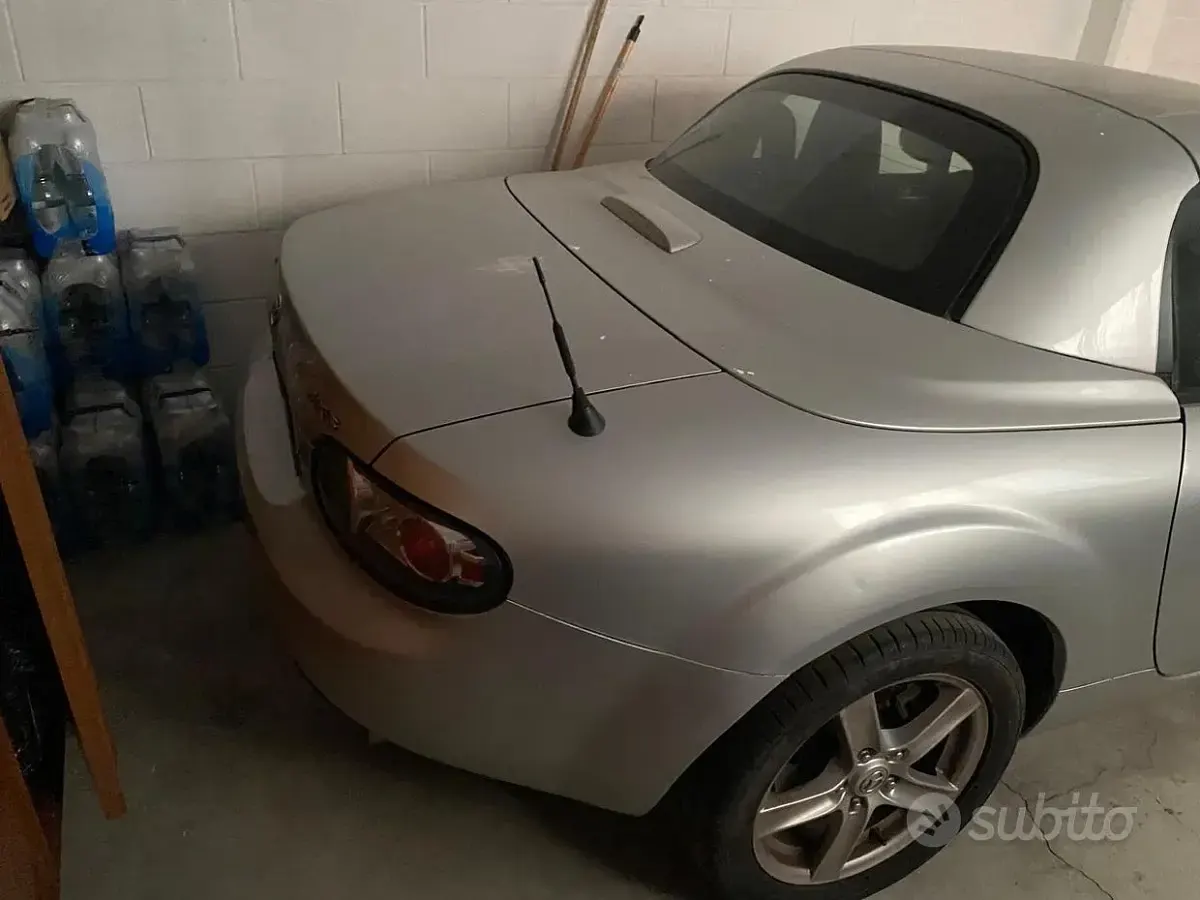 Usata Mazda MX5 126 CV (92 kW) 2008 Grigio Cabrio