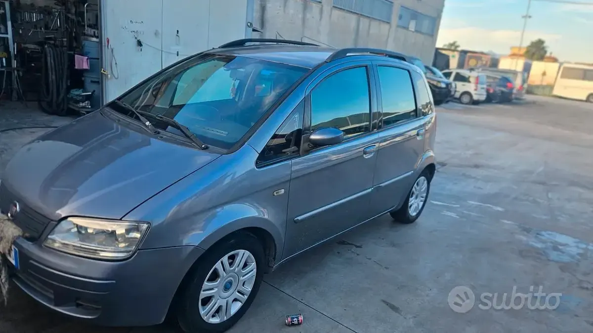 Usata Fiat Idea 69 CV (50 kW) 2007 Grigio Monovolume