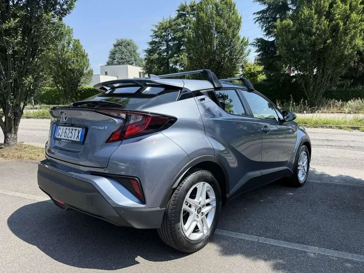 Usata Toyota C-HR Active 98 CV (72 kW) 2020 Grigio SUV
