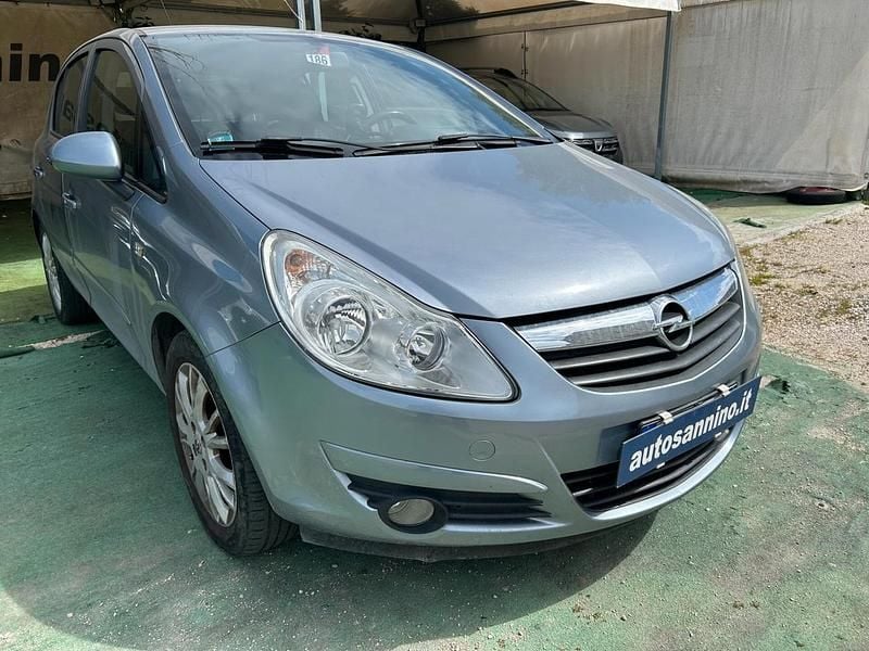 Usata Opel Corsa Cosmo 90 CV (66 kW) 2009 Grigio Utilitaria