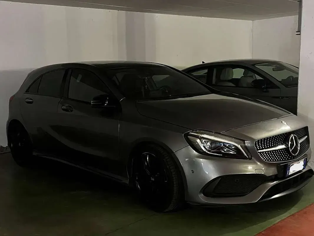 Usata Mercedes A250 218 CV (160 kW) 2016 Grigio Utilitaria