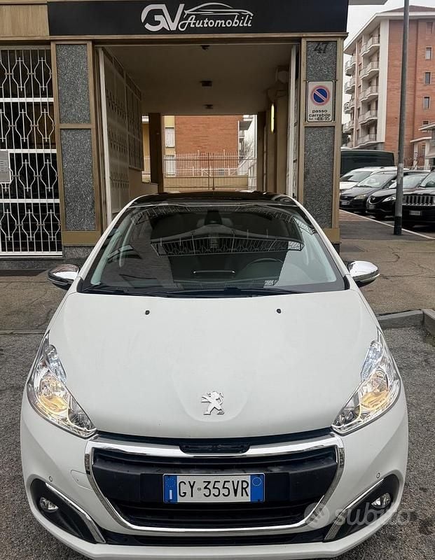 Usata Peugeot 208 GT-line 110 CV (80 kW) 2019 Other Utilitaria
