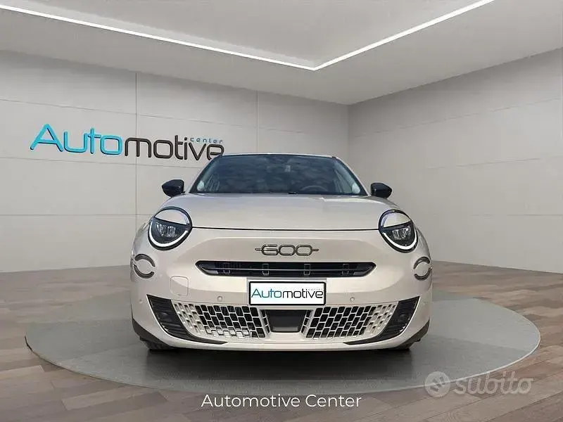 Usata Fiat 600 Business 110 CV (80 kW) 2025 Beige SUV