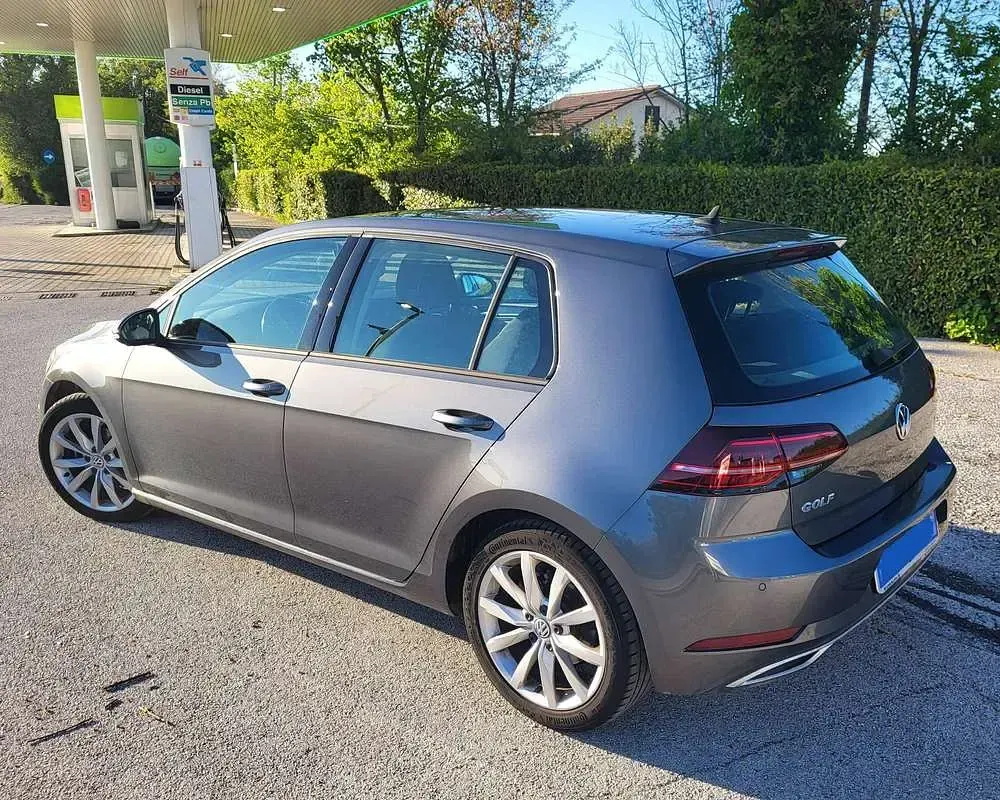 Usata VW Golf VII Highline 116 CV (85 kW) 2019 Berlina