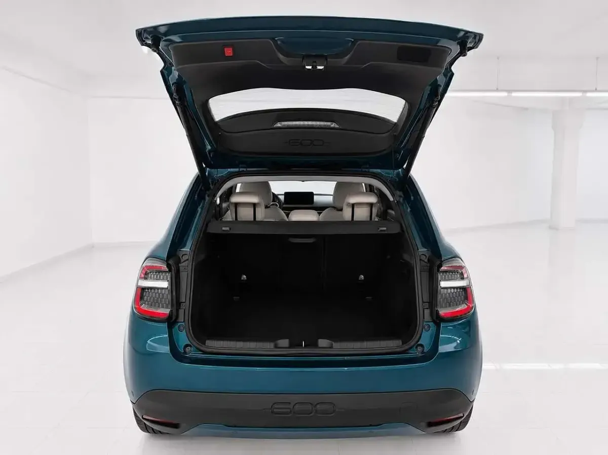 Usata Fiat 600E La Prima 114 kW (156 CV) 2025 Verde SUV