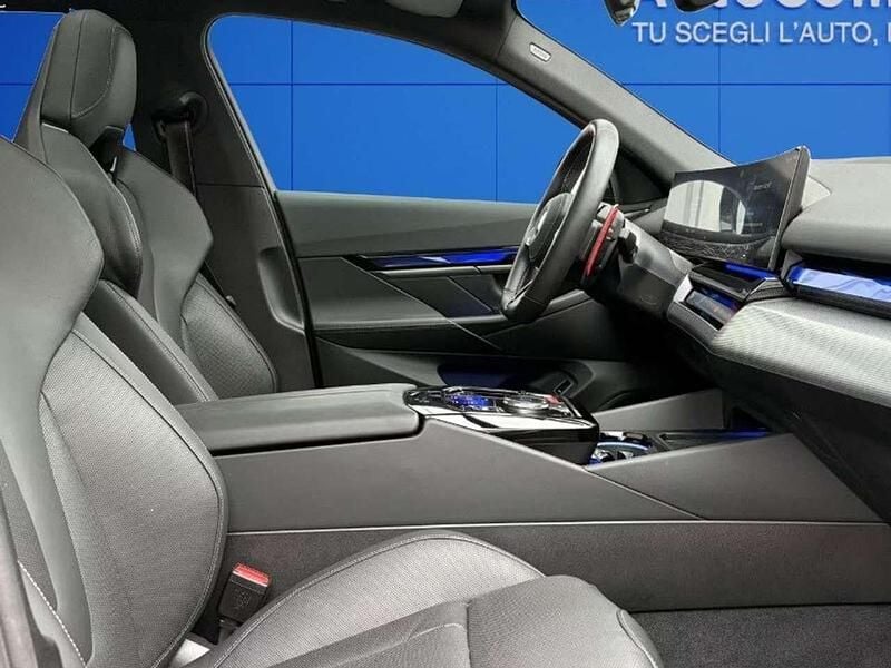 Usata BMW M5 Comfort Edition 727 CV (534 kW) 2025 Nero Berlina