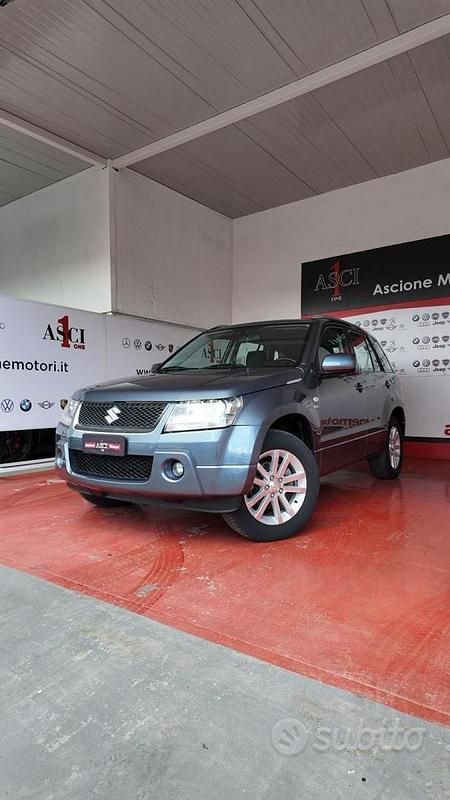Usata Suzuki Grand Vitara 128 CV (94 kW) 2009 Grigio SUV