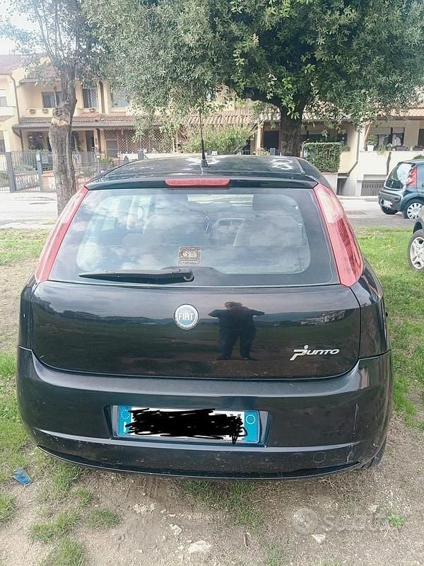 Usata Fiat Grande Punto 90 CV (66 kW) 2006 Nero Utilitaria