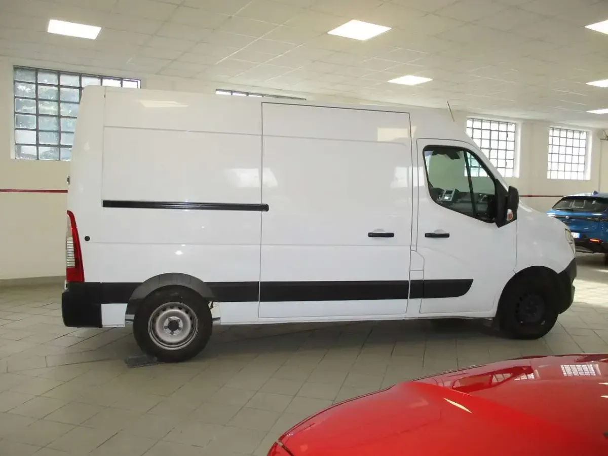 Usata Nissan Interstar 135 CV (99 kW) 2023 Bianco Furgone