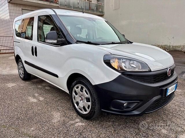 Usata Fiat Doblò Easy 95 CV (69 kW) 2020 Bianco Monovolume