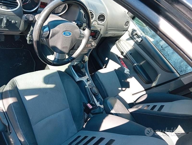 Usata Ford Focus 90 CV (66 kW) 2009 Nero Station wagon