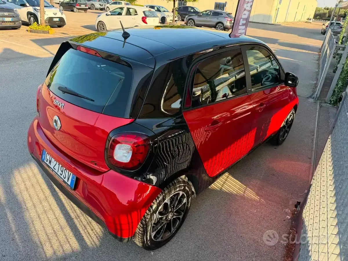 Usata Smart ForFour Prime 90 CV (66 kW) 2016 Rosso Utilitaria