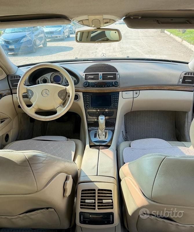 Usata Mercedes E320 Avantgarde 204 CV (150 kW) 2003 Blu Berlina
