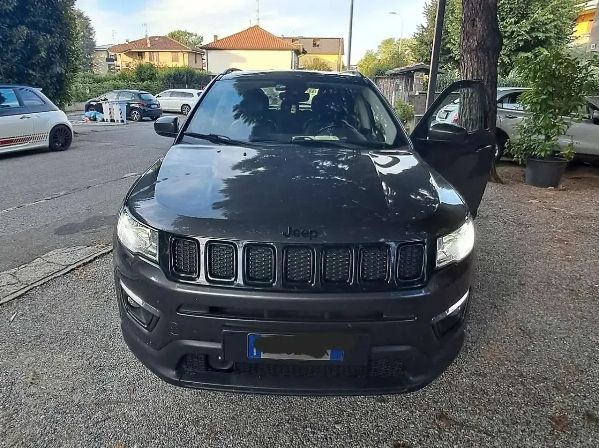 Usata Jeep Compass Night Eagle 140 CV (102 kW) 2018 Grigio SUV